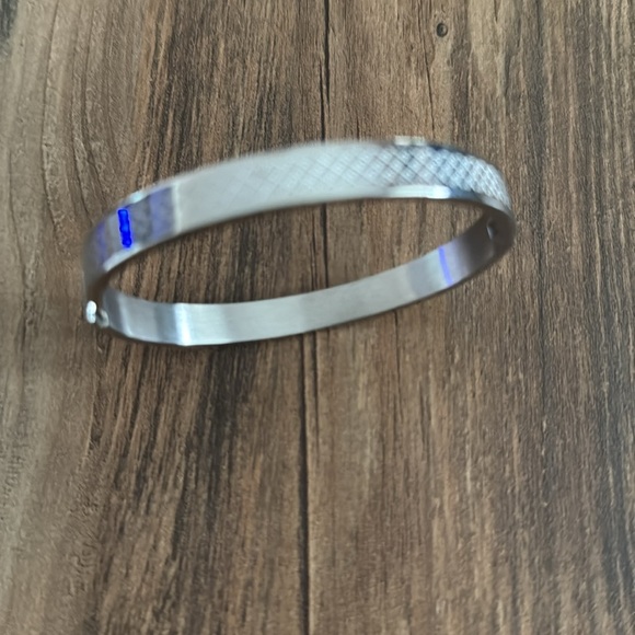 18k Stainless Steel Bangle Bracelet - Picture 4 of 4